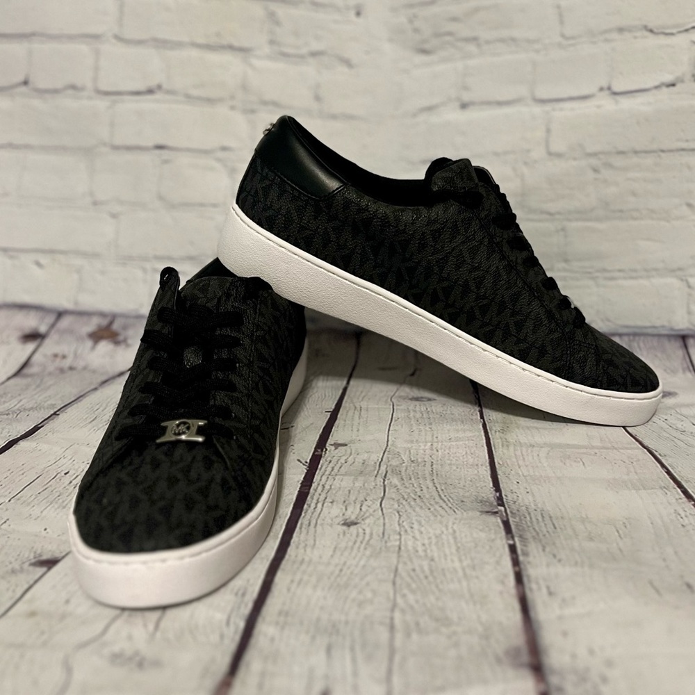New Michael Kors Keaton Sneakers - Picture 2 of 5